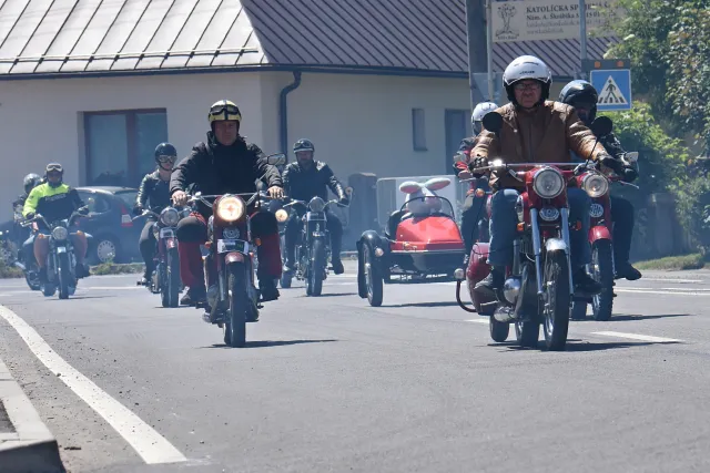 Fotogaléria - Rajecká retro jazda 2025  (8)