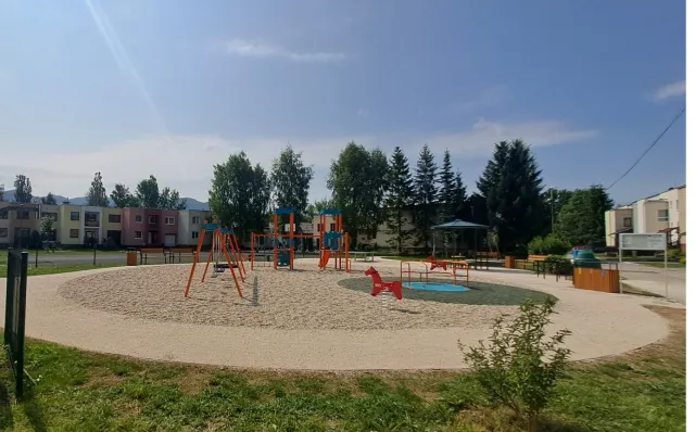 Porovnanie stavu pred realizáciu a po realizácii projektu „Stavebné úpravy detského ihriska na Haškovej ulici v Rajci“_004