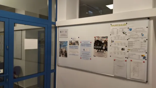 Projekt - Mestská knižnica s novou tvárou 2 (propagacia a označenie kníh logom FPU) (11)