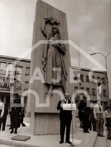 Výstavba Pamätníka SNP - súčasť rekonštrukcie námestia v r. 1974 (4)