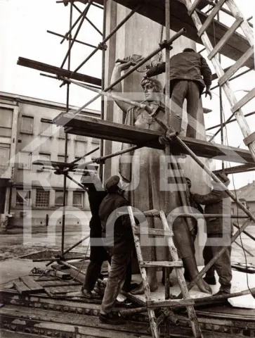Výstavba Pamätníka SNP - súčasť rekonštrukcie námestia v r. 1974 (2)